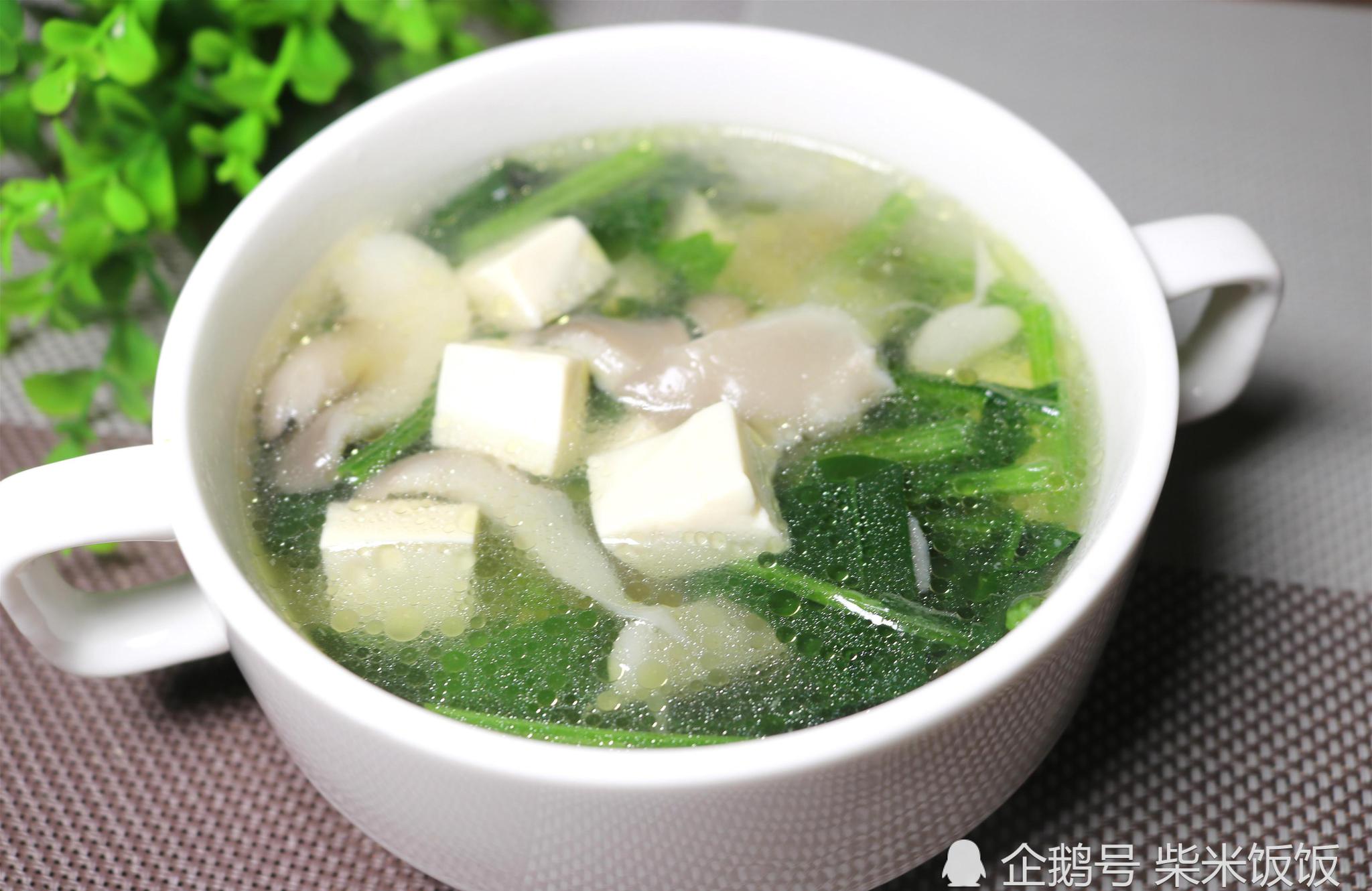 蘑菇豆腐汤,这样做味道太鲜了,多吃不胖,身体更健康!