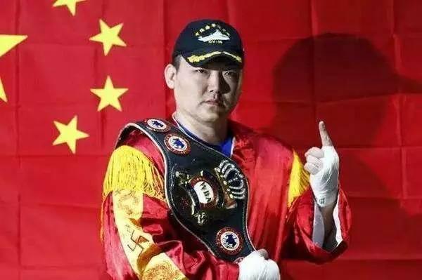 武警拳王张君龙关注双井打人事件,赞世界警察搏击赛冠军为民除害