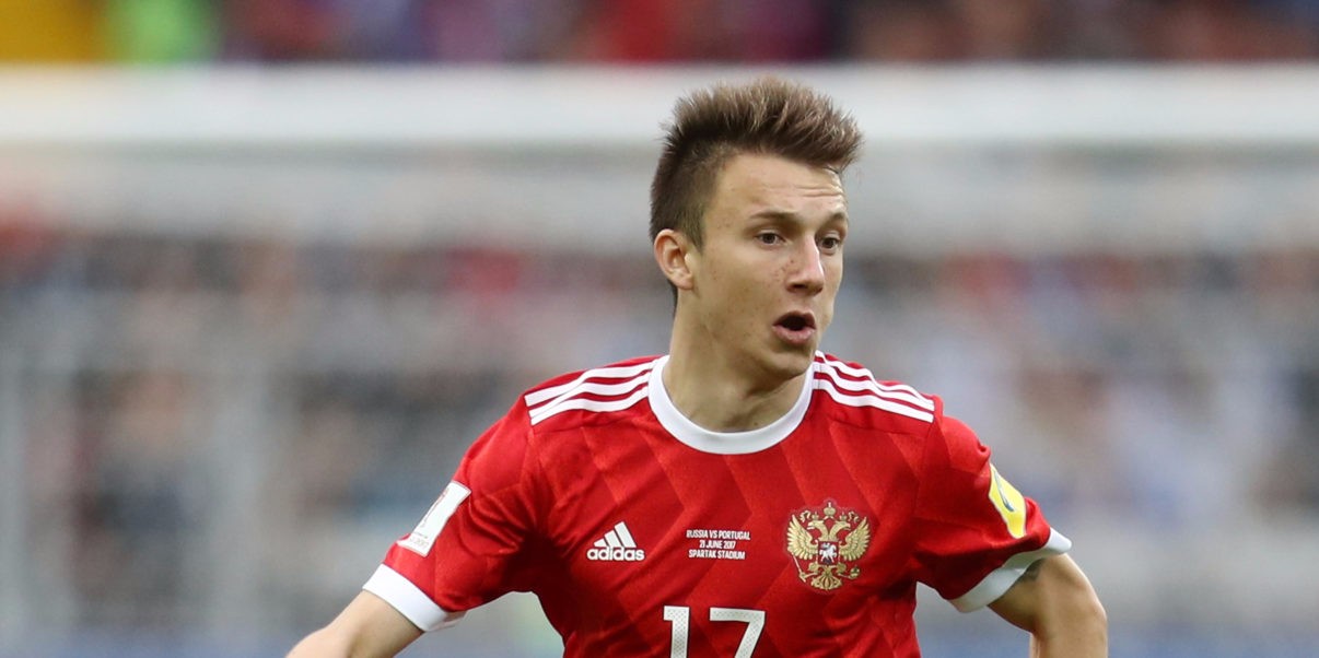 亚历山大·戈洛温,年仅22岁,96年出生,现效力于俄罗斯足球超级联赛的