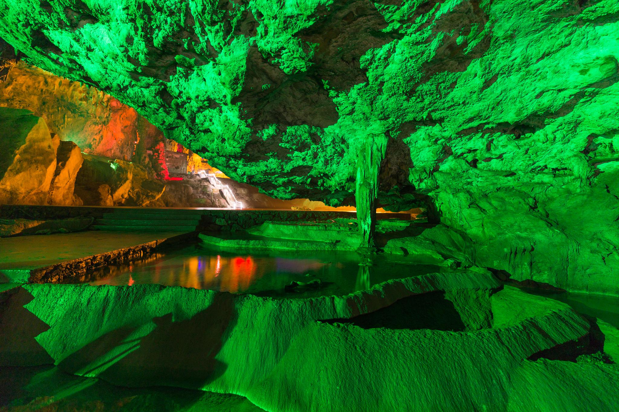 湖北钟祥市的黄仙洞景区这边的溶洞还是蛮多的