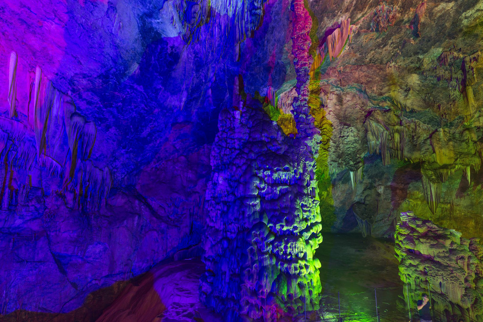 湖北钟祥市的黄仙洞景区这边的溶洞还是蛮多的