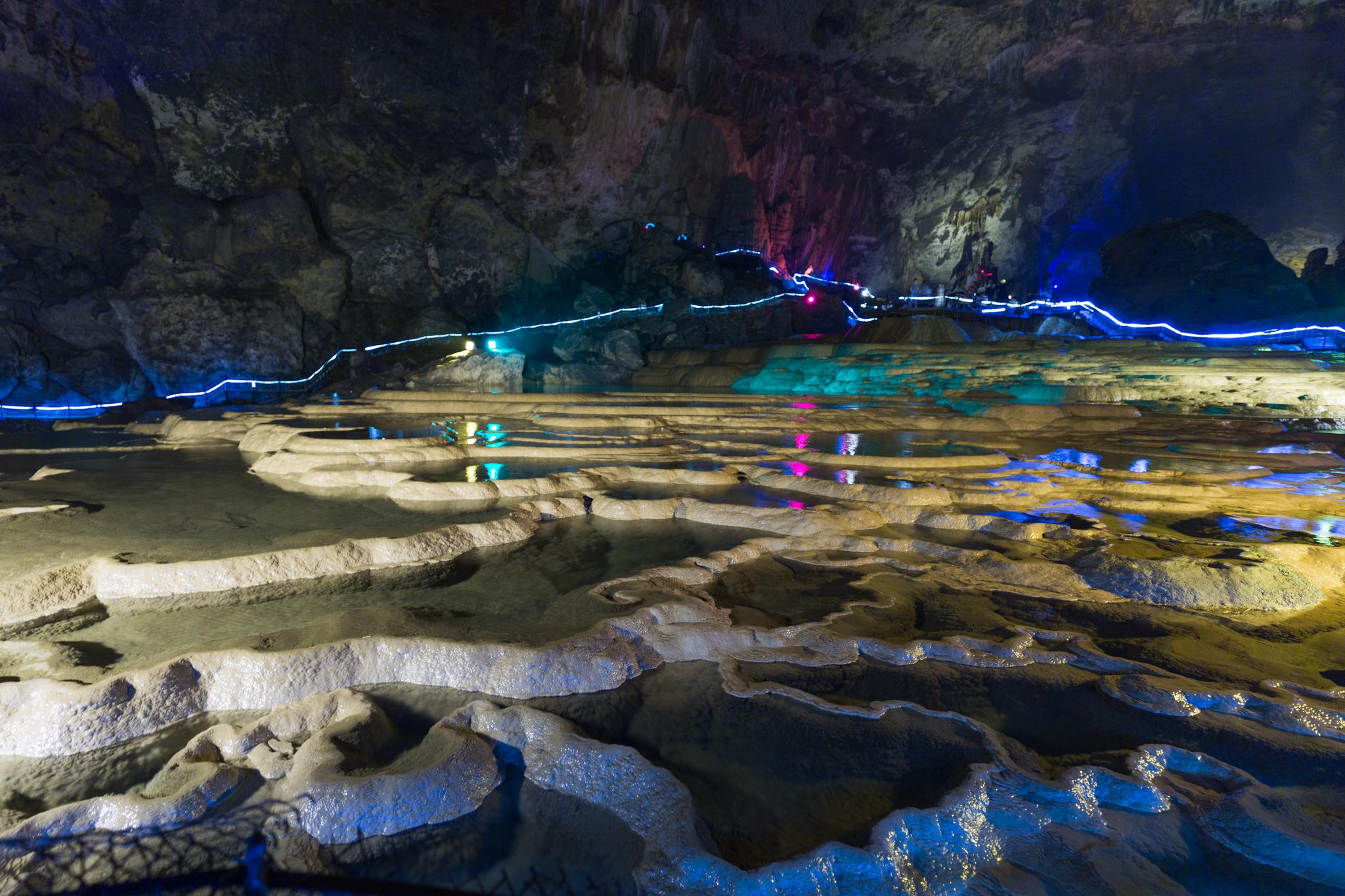 湖北钟祥市的黄仙洞景区这边的溶洞还是蛮多的