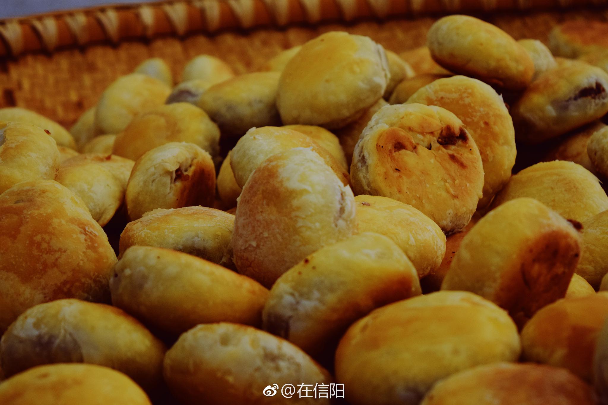 中秋礼物:20袋砖桥月饼要送