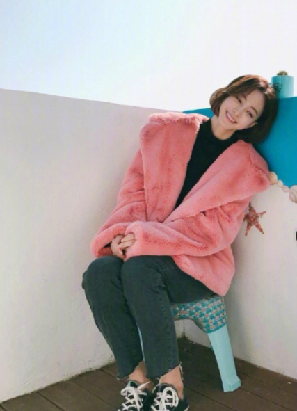 韩艺瑟肤白貌美的小姐姐看着让人十分心动