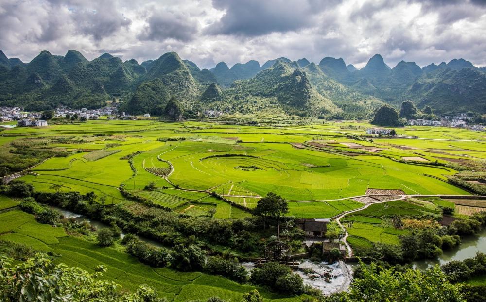 喀斯特地貌上的万座绿色中国金字塔见过吗