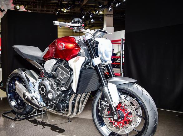 2017东京车展本田摩托车展出全新cafe racer concept配四缸引擎