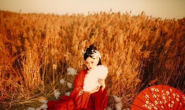 古典古装汉服襦裙中国风复古唯美摄影古风美女美人红衣田园写真