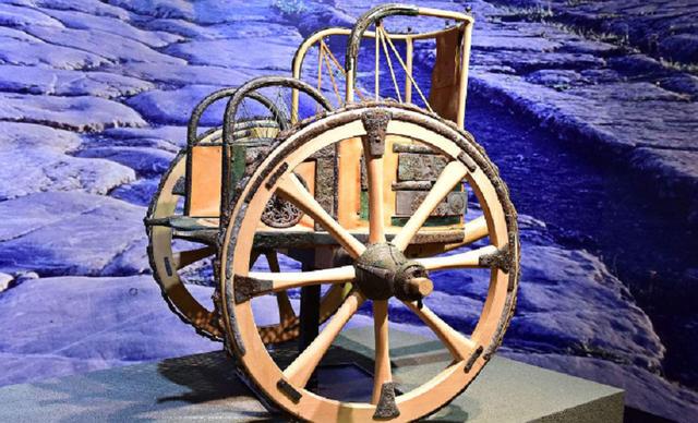 镰刀战车威力很大,那么战场上步兵如何破解战车?办法很多!