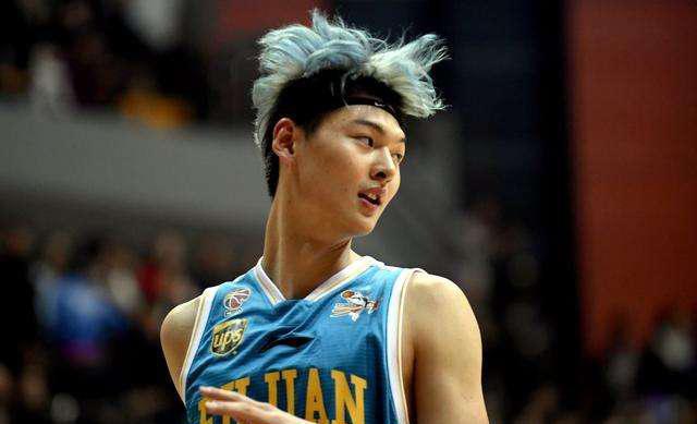 六年前他被王哲林打爆!如今23岁年薪2100万美