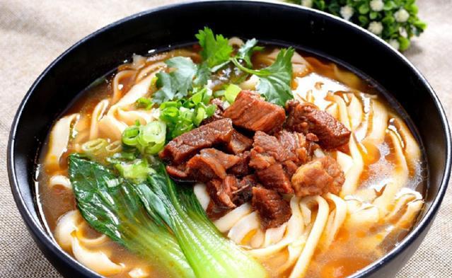 非常美味的番茄牛肉刀削面送给你!