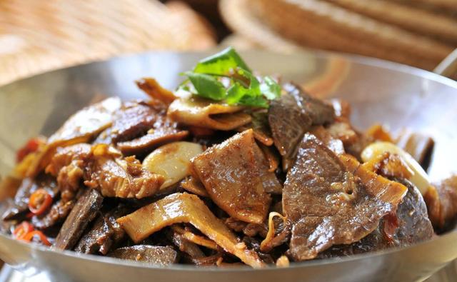 「四季厨房」冬季比较爱吃的牛杂做法