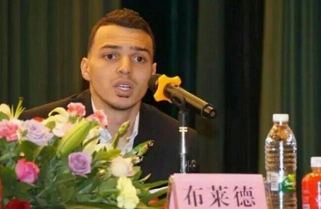 布莱德|伊利亚斯|邱建良_新浪新闻