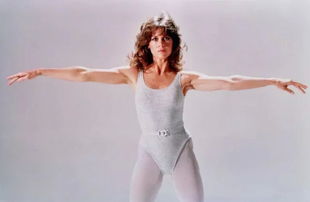 1980年代. 健美操着装 ._新浪看点