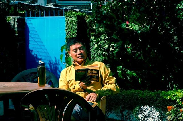 博卡拉这家饭店生意兴隆,不仅靠物美价廉,真正