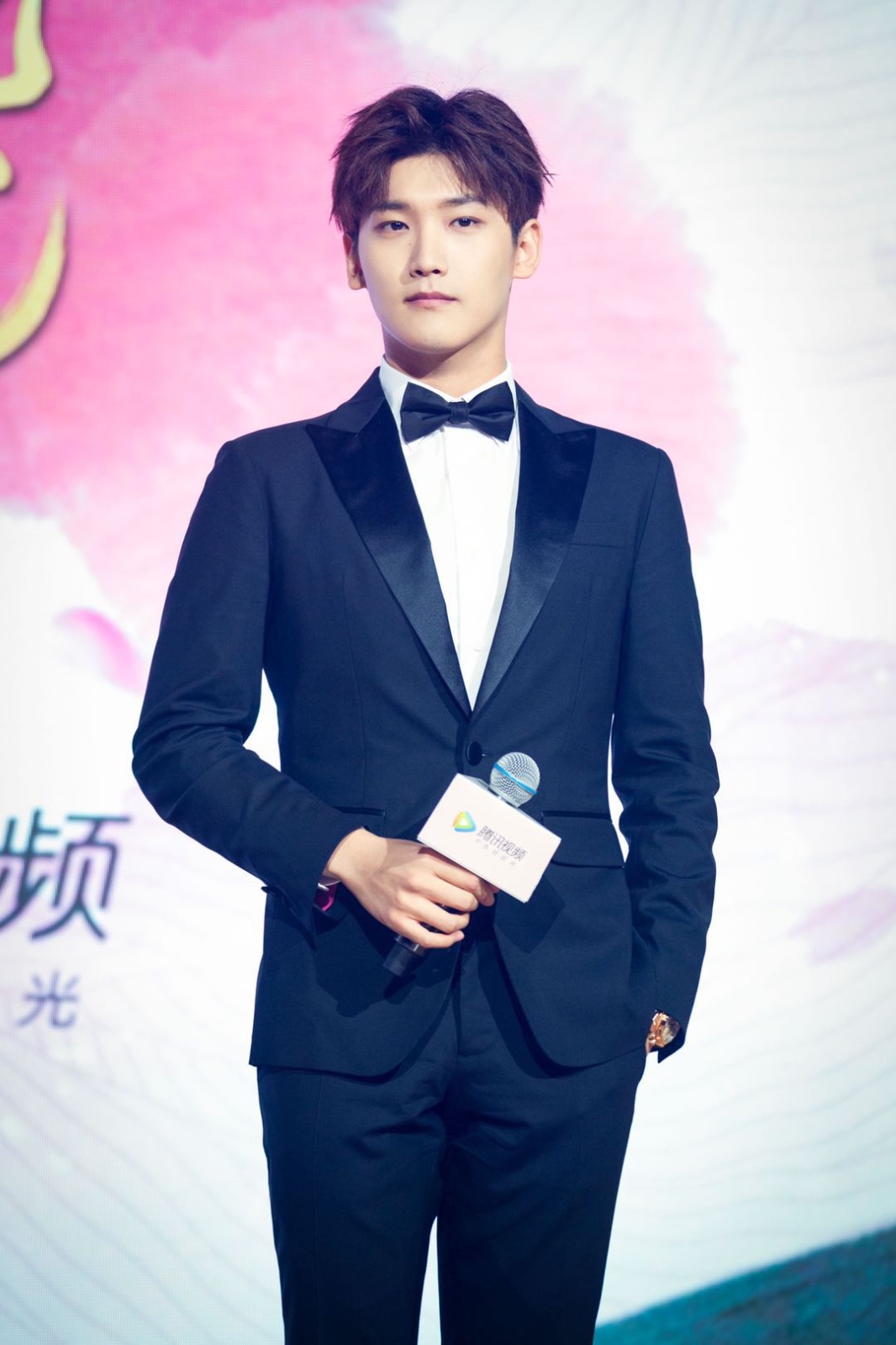 邢昭林《双世宠妃2》开播首日破亿 发布会变大型宠粉现场