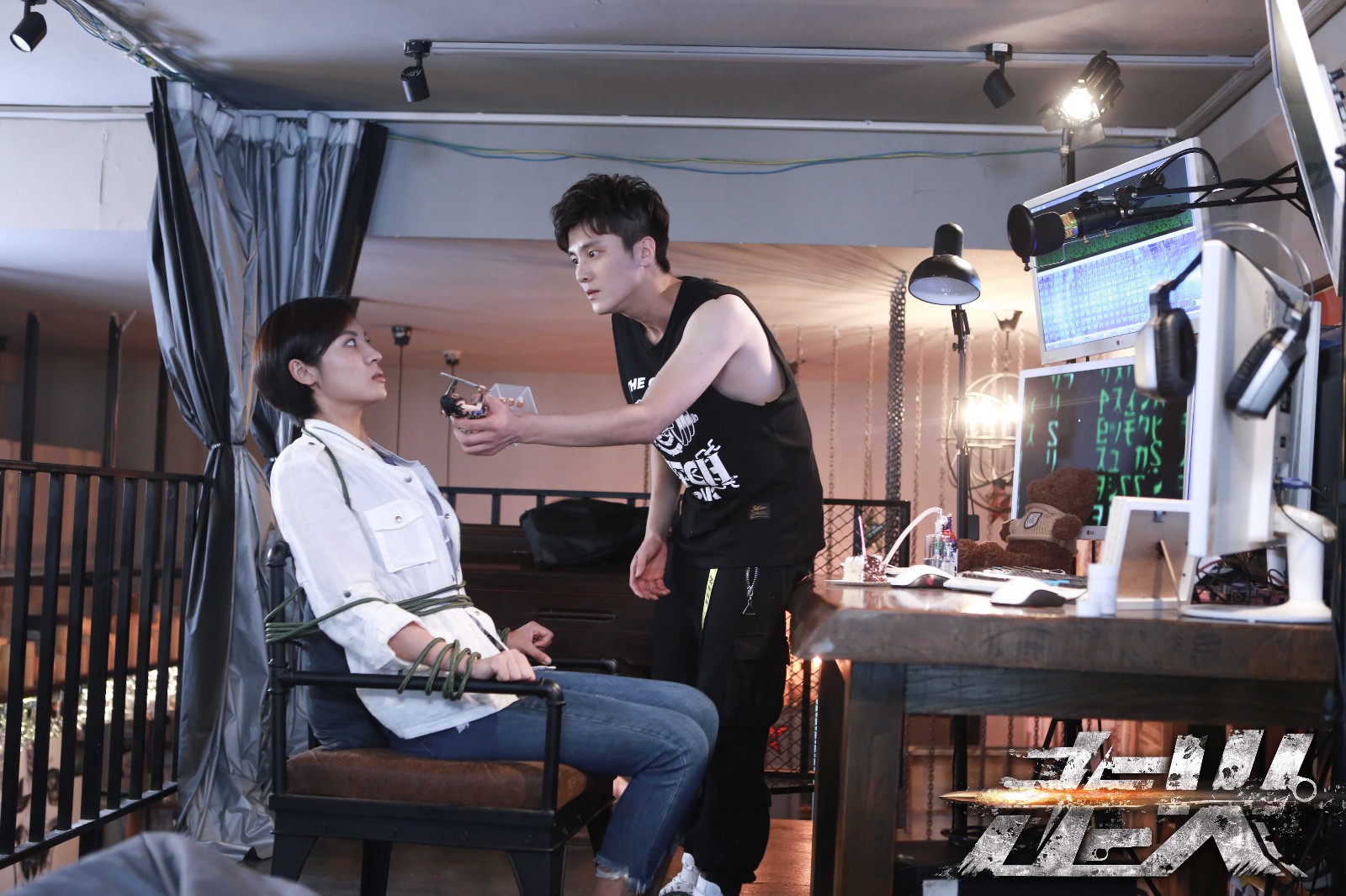 《走火》曝"真相"版海报 于毅王阳同场诠释"教科书"演技