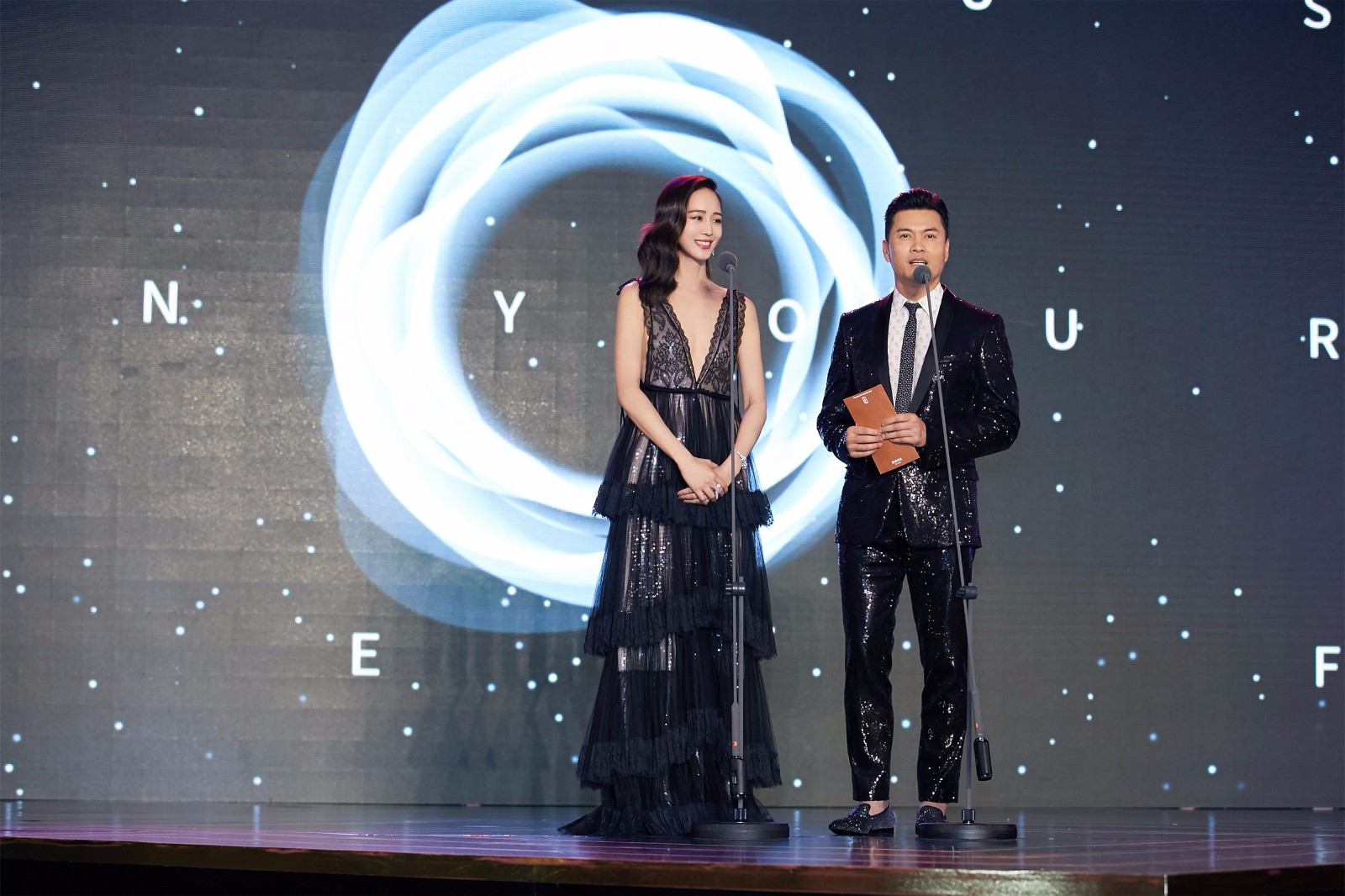 张钧甯任亚太影展大使 优雅大方被称"红毯第一美"