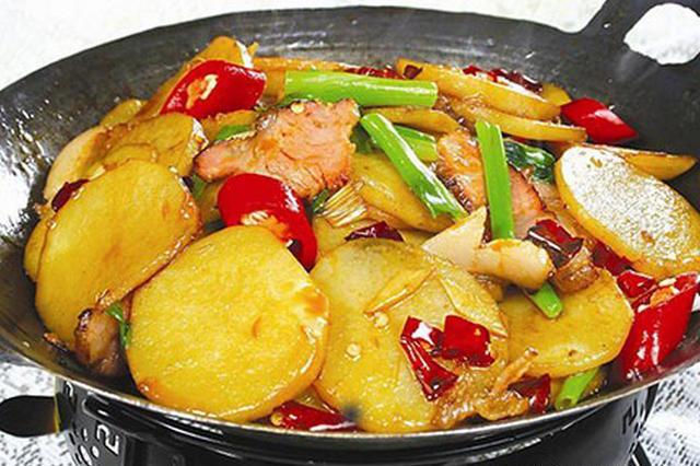 晶莹剔透的腊肉土豆片,土家人餐桌上最美的"滋味",诱惑着你!|土豆|土