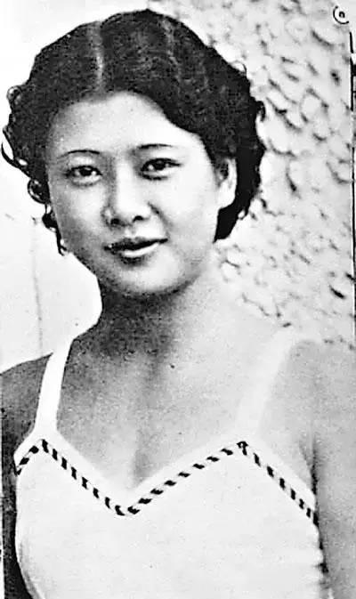 范绍曾强迫陶伯龄与杨秀琼"离婚",杨秀琼被迫当了范绍增的第十八房姨