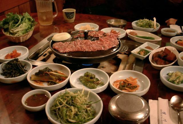 看泡菜"治"国的韩国人的餐桌