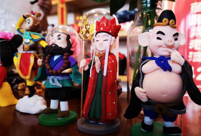 十一带孩子到石峡古堡捏面人,吃"石头宴",爬长城