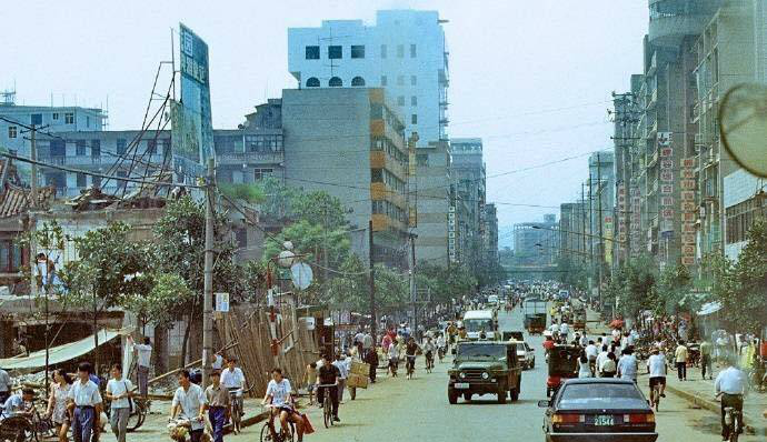 回忆,看看这些90年代初的老照片,你能看出是哪座城市么