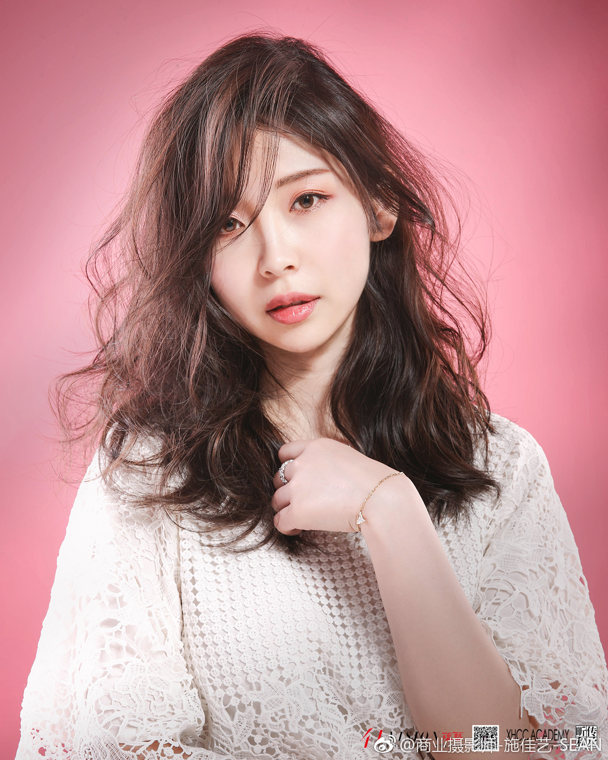 再上一波图,飘逸的发型 老师和