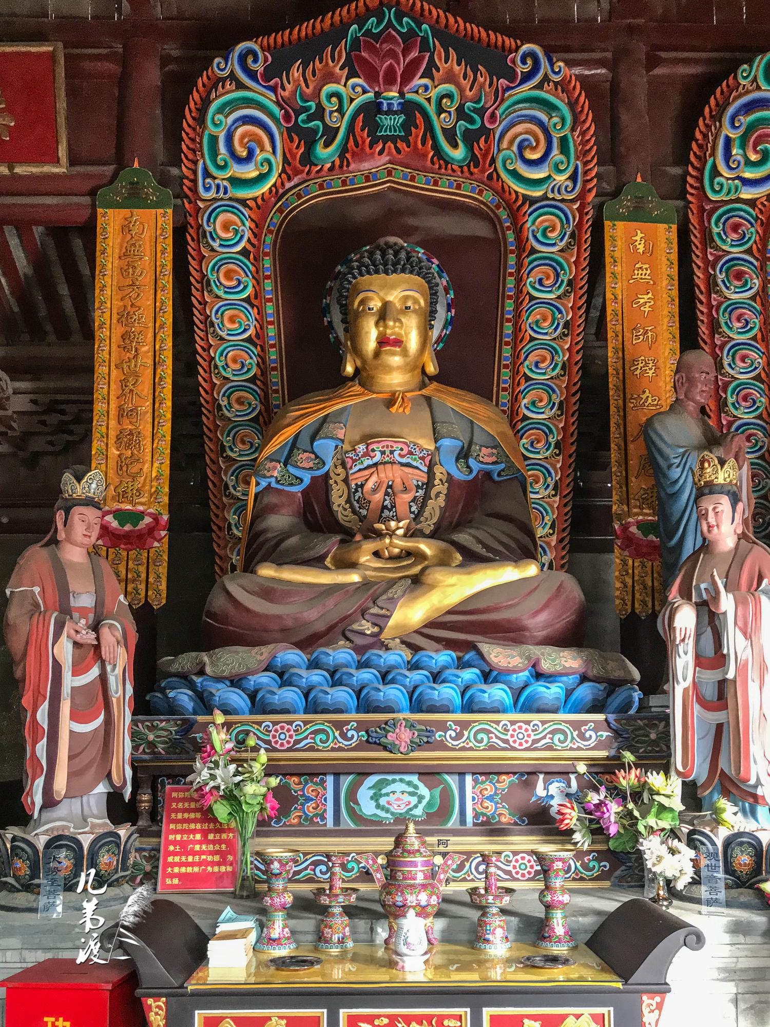 锦州广济寺五大雄宝殿的三世佛和十六罗汉