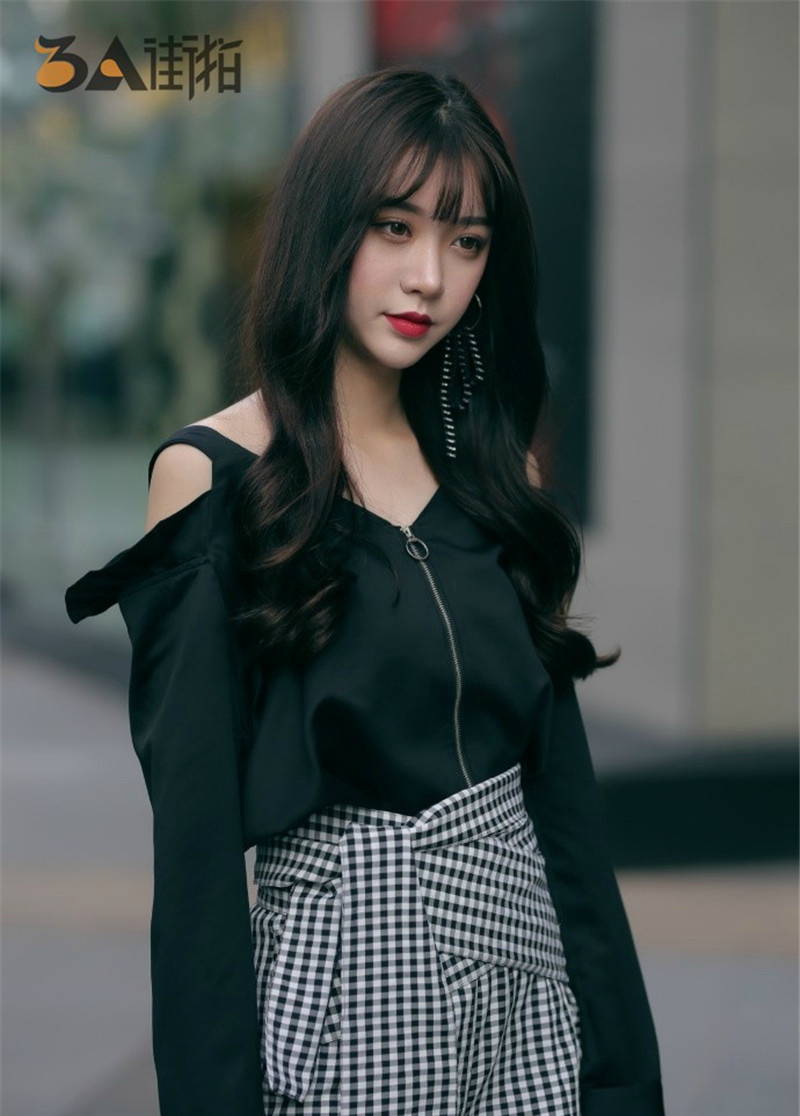 街拍,图一长头发的美女,看一眼我就无法忘记|街拍|头发|美女_新浪新闻