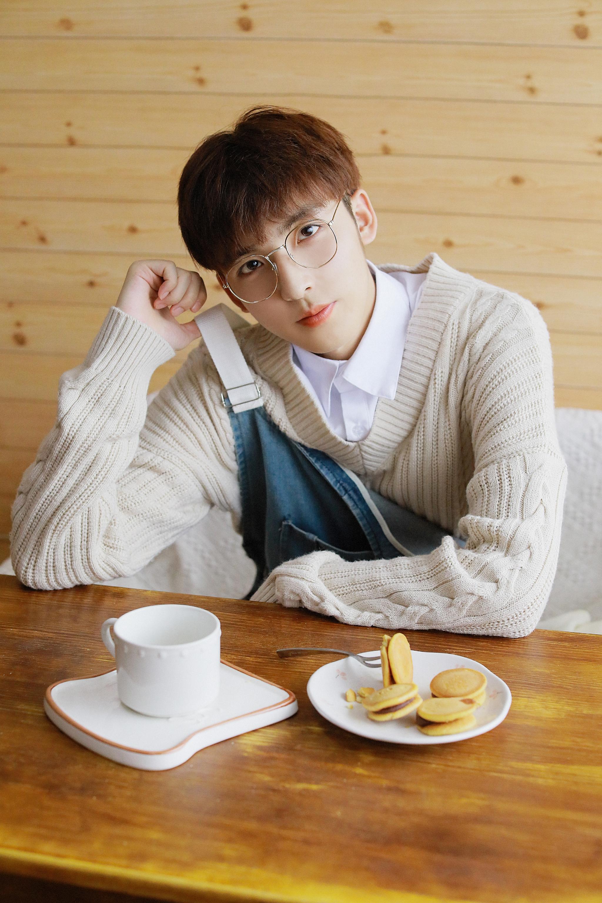 奶狗系小男生真的也超惹人喜欢小哥哥罗浩宁俞思扬