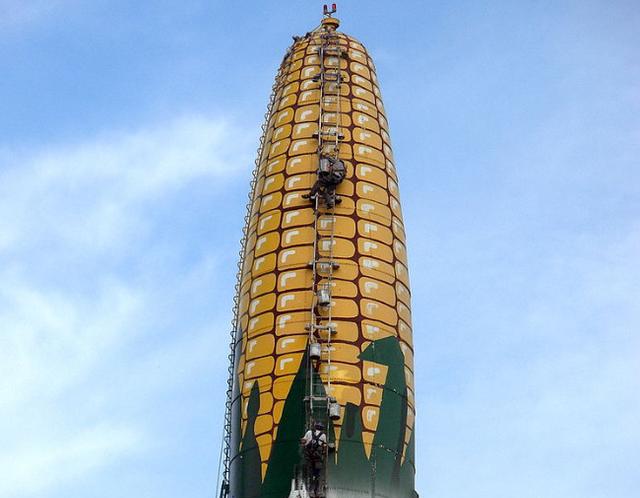 世界十大奇特水塔 外表千奇百怪!