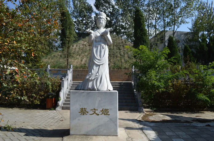 蔡文姬雕像图片