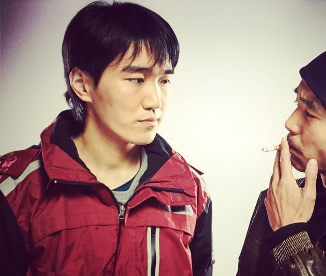 生活中焦闪州经常会发布一些模仿周星驰的作品,也经常自己饰演周星驰