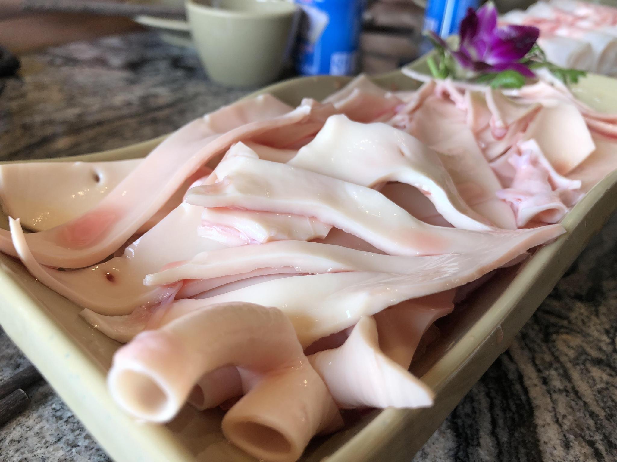 空运晓宇鲜猪黄喉猪黄喉并不是猪的喉咙,而是主动脉,涮后口感爽脆