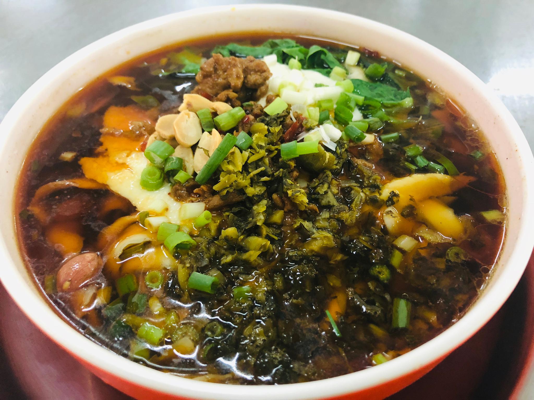 开学了,大学食堂又开始忙碌起来,邯郸学院食堂二楼