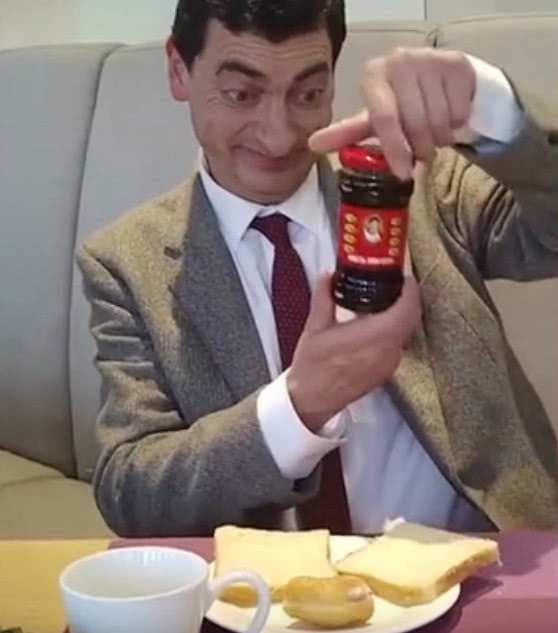 憨豆先生挑战老干妈,教给你们正确吃法,但一口下去表情亮了