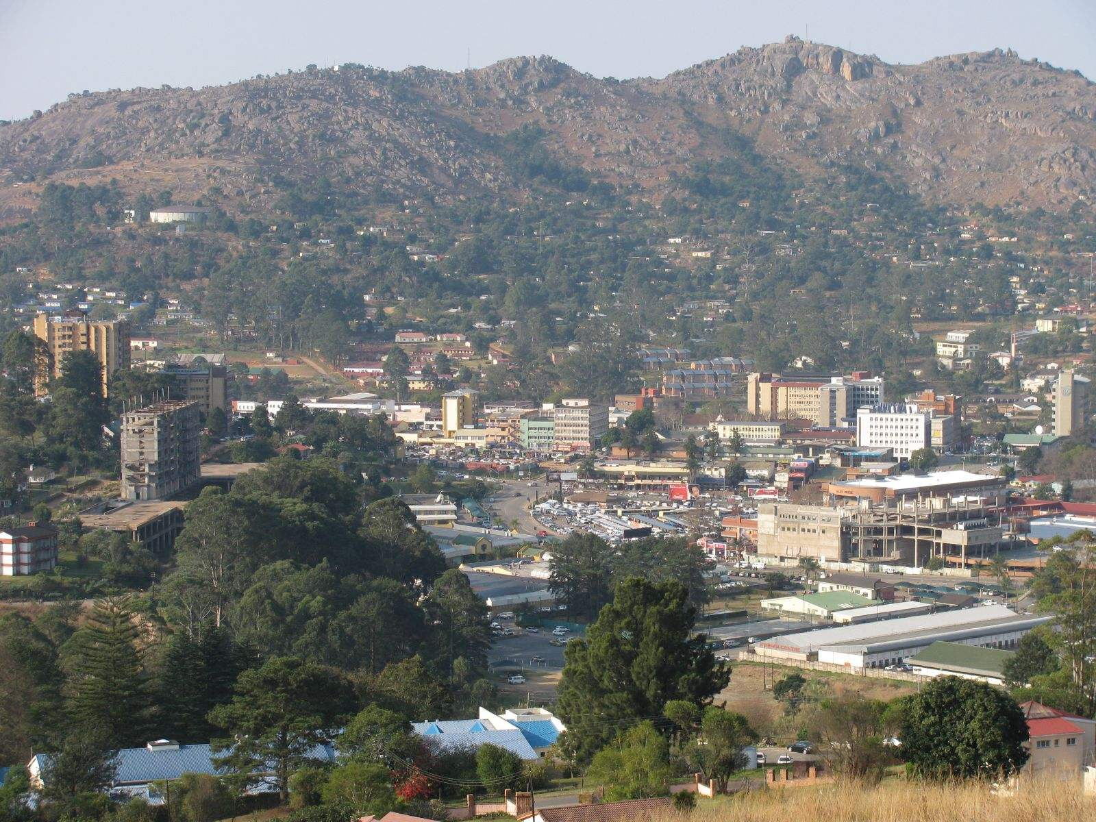 世界最奇葩国家:一夫多妻制却不允许离婚,前国王娶100多个老婆