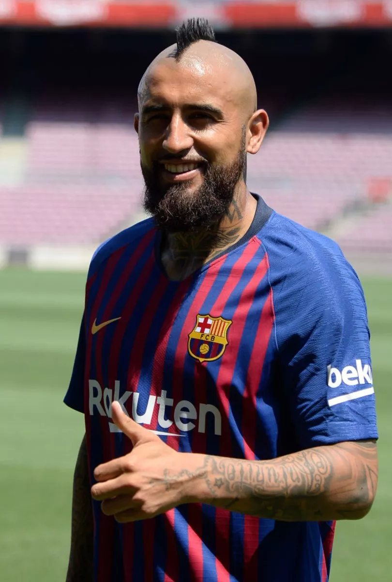 比达尔亮相诺坎普_新浪看点