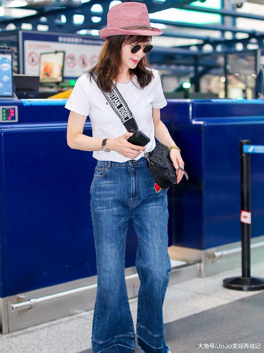 38岁张静初又穿阔腿裤, 一套显高显瘦, 一套却矮了一截!