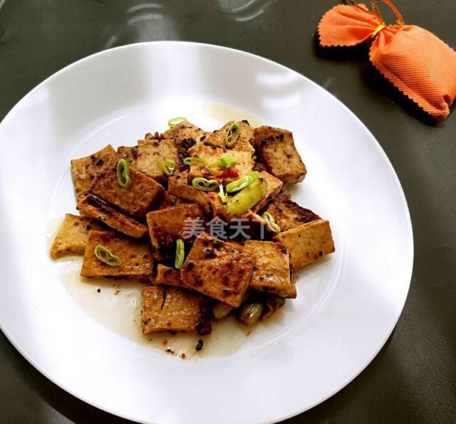 黑胡椒千页豆腐,香甜的肉汁,入口之后留下满口肉香