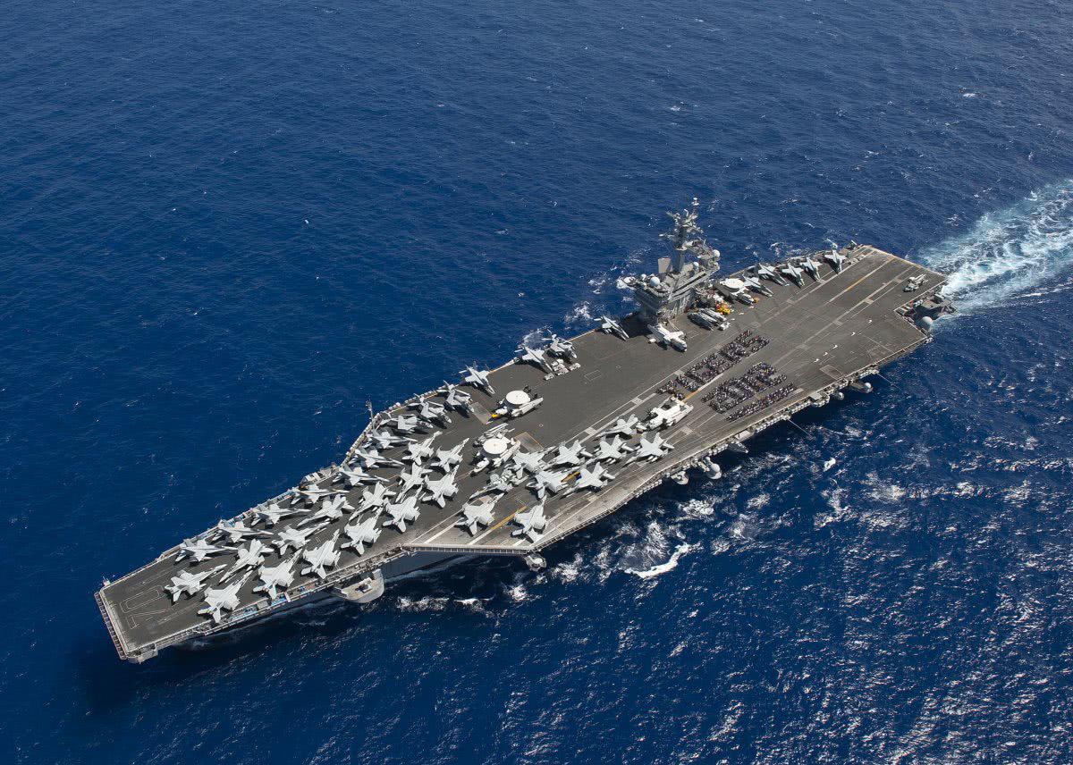 二战时期美国航母没有弹射器,飞机是怎么起飞的呢?