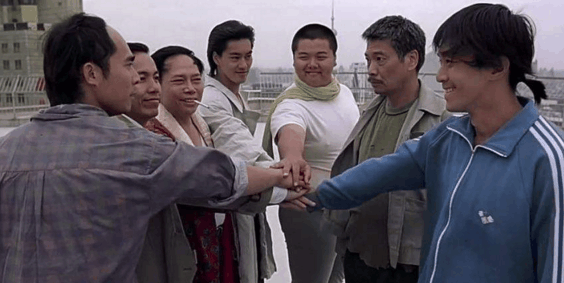 原本《少林足球》里角色都是光头, 为何最后都留了头发