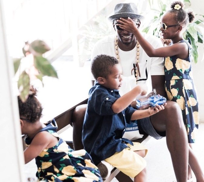 升级版的伊巴卡生孩子上瘾了,波什妻子7年生4个龙仔还不满足