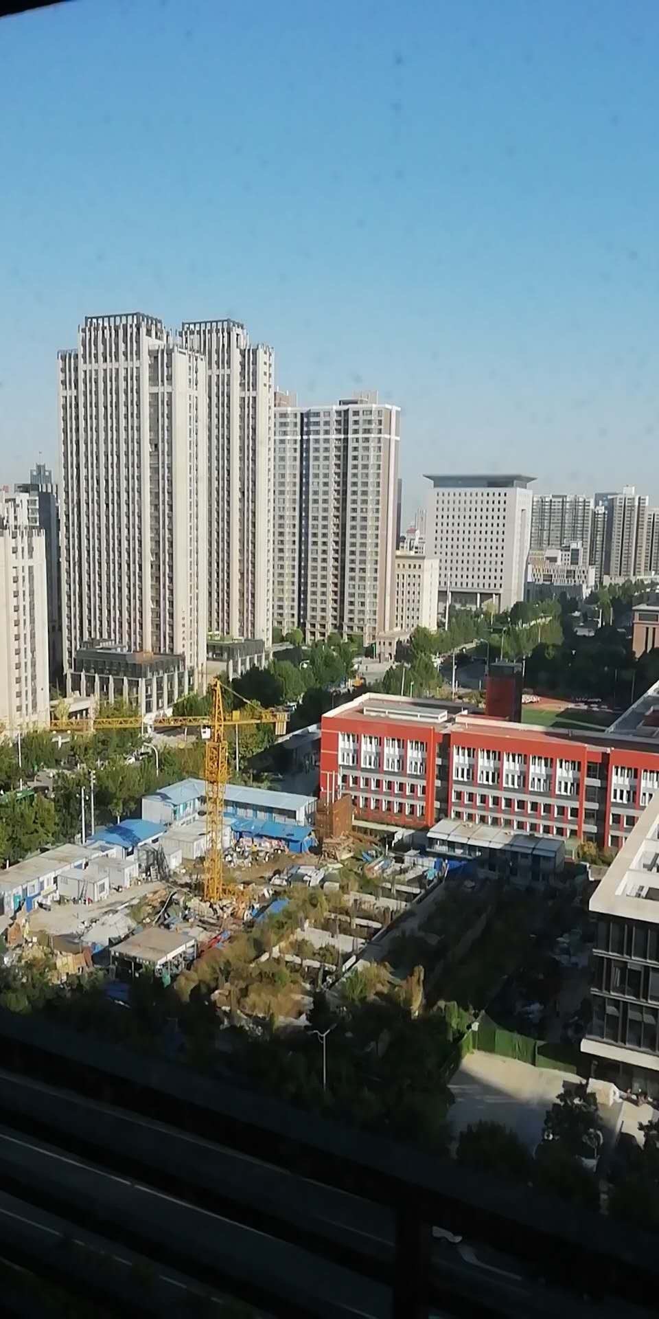 求郑州市领导放过郑州市康平路第二小学的1500名孩子们