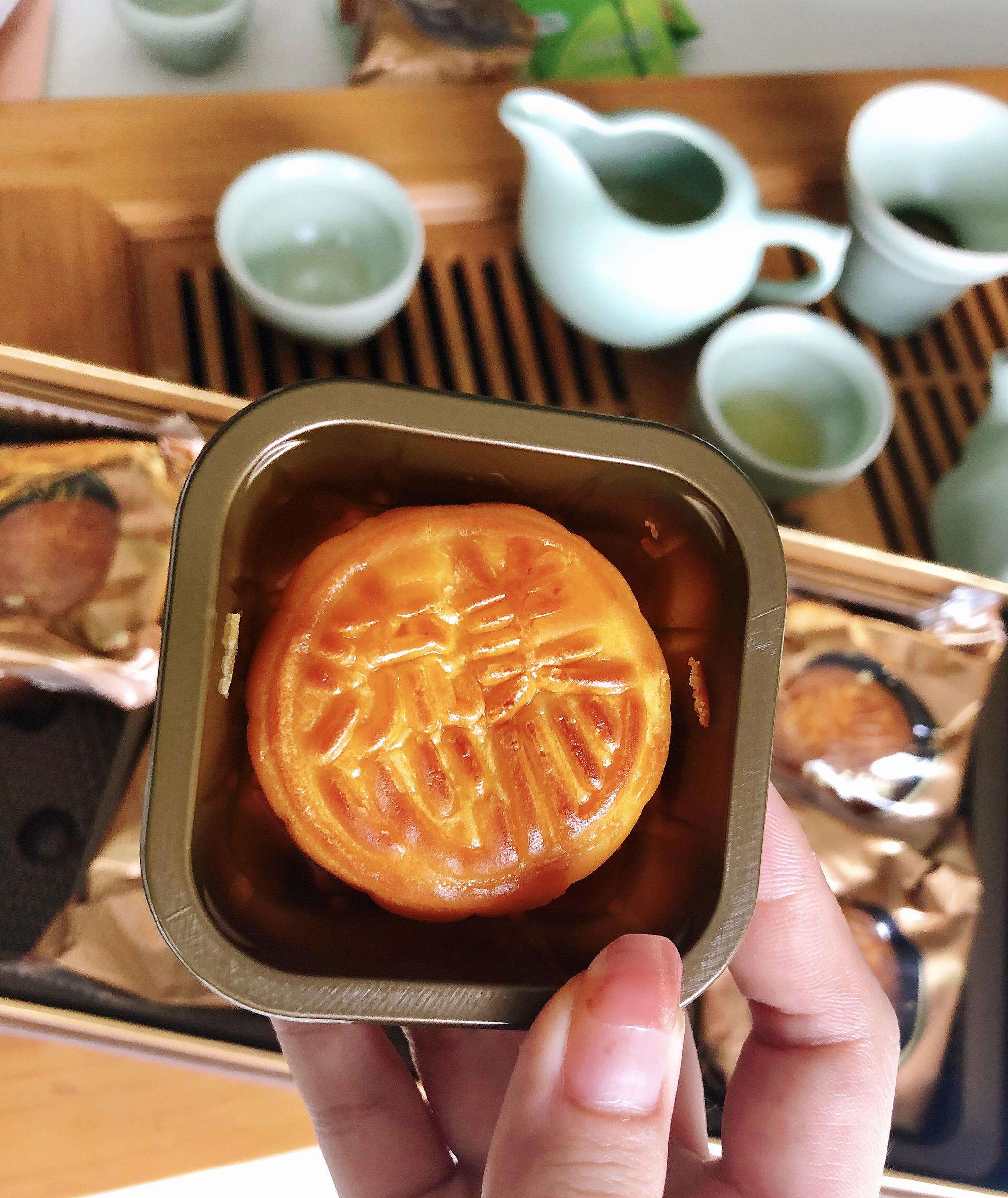 美心流心奶黄月饼到啦流心感很优秀,但为啥觉得今年外皮这么腻?