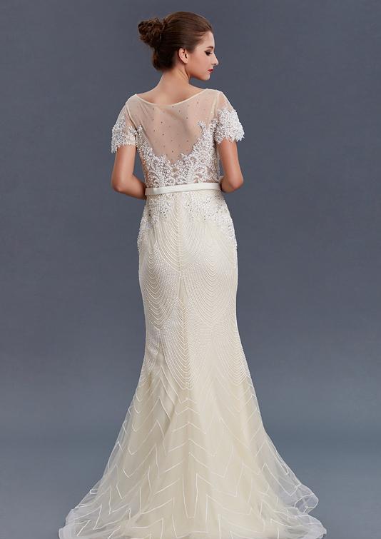 如何挑选长裙晚装礼服?