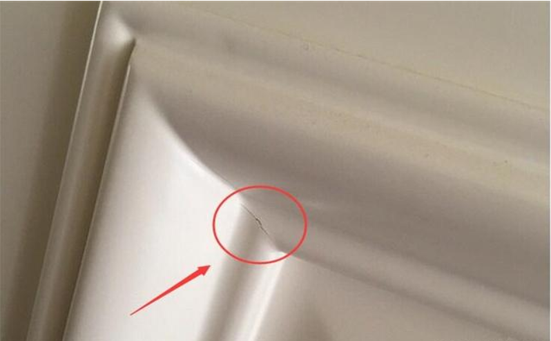 木门漆面开裂怎么解决?师傅给出这个建议,业主一口就回绝