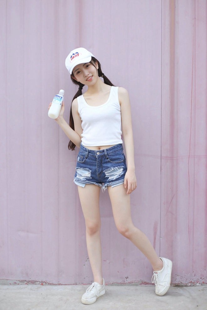 清纯阳光校园牛仔短裤美腿女孩