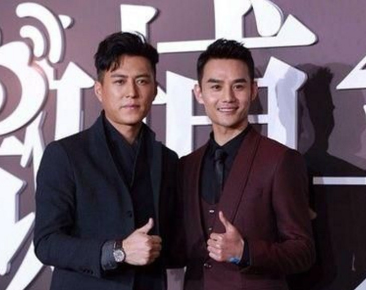 靳东和谁合影都是一脸正经,唯独图5不同,网友,这才是真爱