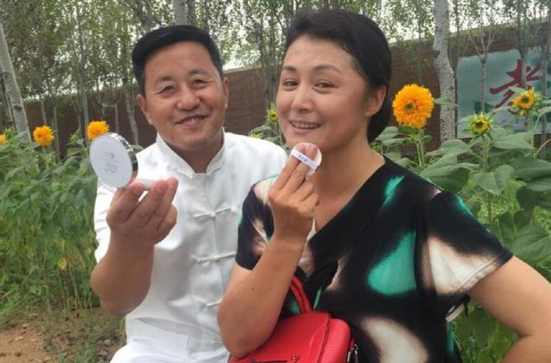 一部"乡村爱情"把他捧红,却因打架闹事后被逐出,如今无人熟知|王小宝